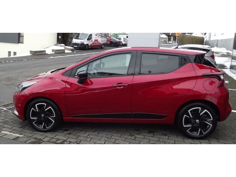 Nissan Micra N-Design 1,0 IG-T 5 MT 92 PS NC Passion Red Ext. Perso Schwarz